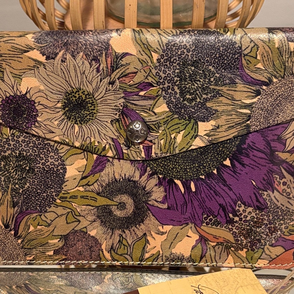 Patricia Nash Women's Clutch